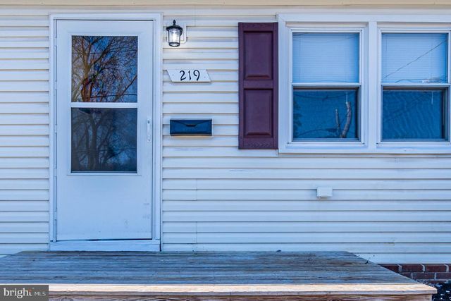 219 VIRGINIA ST, Strasburg, VA 22657