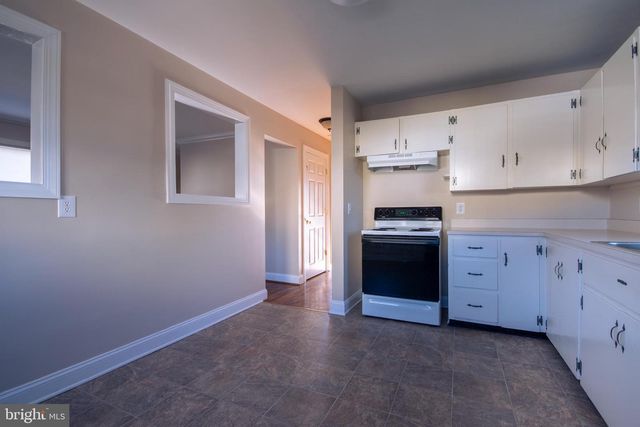 219 VIRGINIA ST, Strasburg, VA 22657