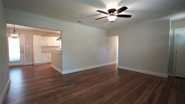 1226 San Patricio Drive, Dallas, TX 75218