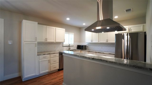 1226 San Patricio Drive, Dallas, TX 75218