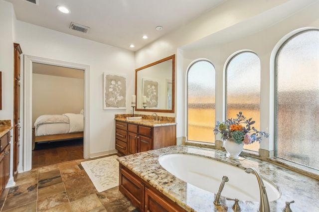 15614 Stone Gables Lane, Houston, TX 77044