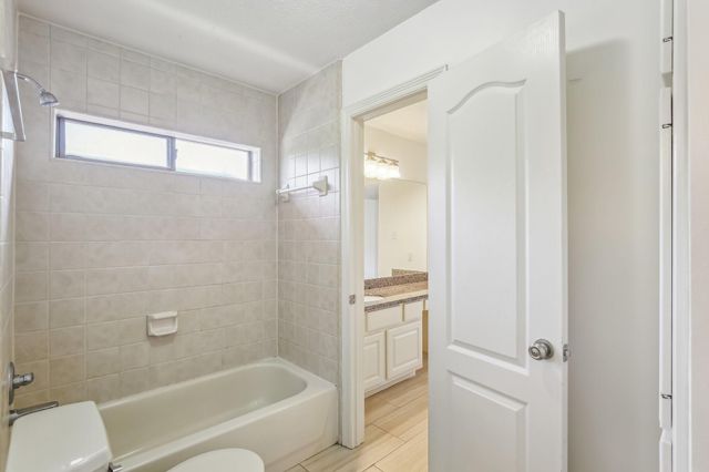 15614 Stone Gables Lane, Houston, TX 77044