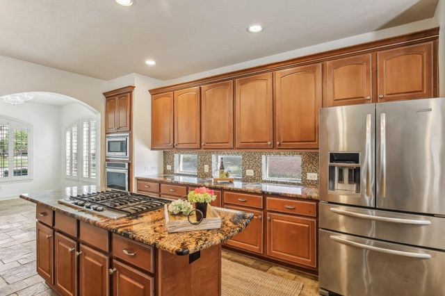 15614 Stone Gables Lane, Houston, TX 77044