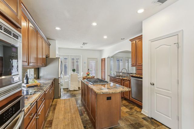 15614 Stone Gables Lane, Houston, TX 77044