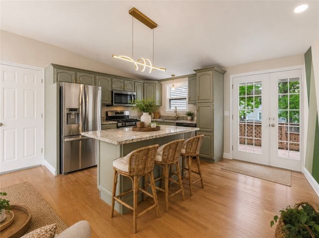 20 Killey Avenue, Warwick, RI 02889