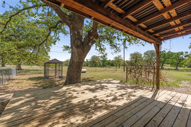 552 County Road 306, Rockdale, TX 76567
