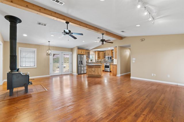 552 County Road 306, Rockdale, TX 76567