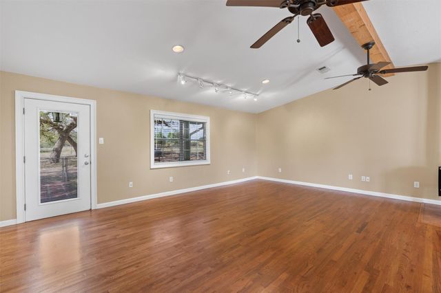 552 County Road 306, Rockdale, TX 76567