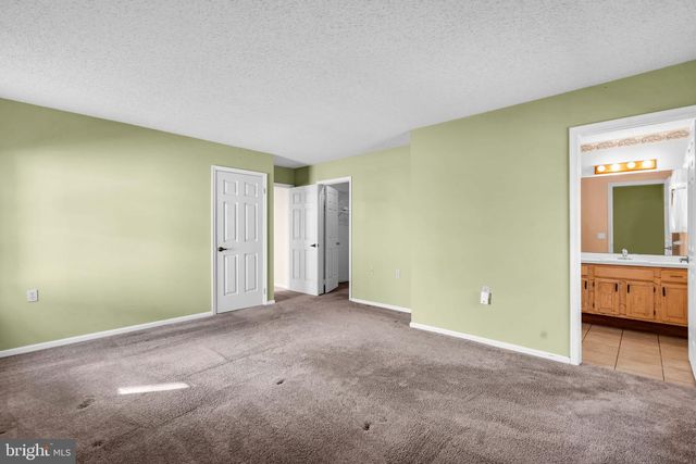 146 PINE OAK BLVD, Barnegat, NJ 08005