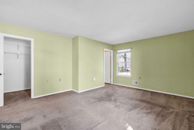 146 PINE OAK BLVD, Barnegat, NJ 08005