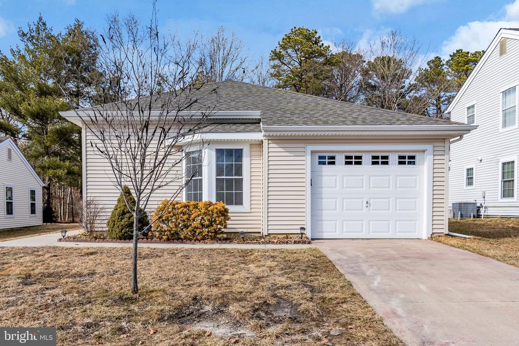 146 PINE OAK BLVD, Barnegat, NJ 08005