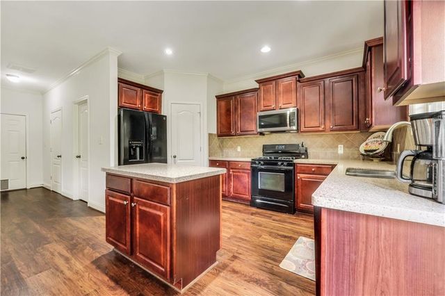 130 Northwood Creek Way, Oxford, GA 30054