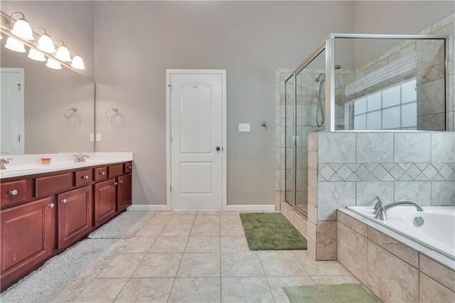 130 Northwood Creek Way, Oxford, GA 30054