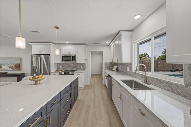3810 18TH AVENUE W, Bradenton, FL 34205