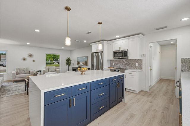 3810 18TH AVENUE W, Bradenton, FL 34205