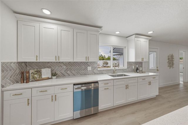 3810 18TH AVENUE W, Bradenton, FL 34205