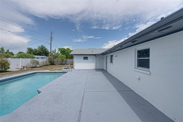 3810 18TH AVENUE W, Bradenton, FL 34205
