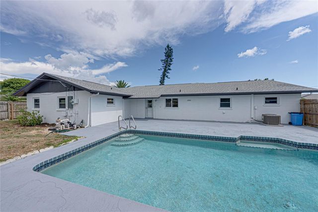 3810 18TH AVENUE W, Bradenton, FL 34205