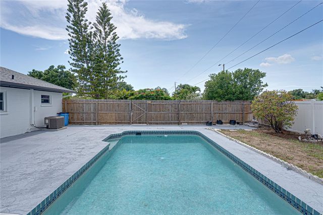 3810 18TH AVENUE W, Bradenton, FL 34205