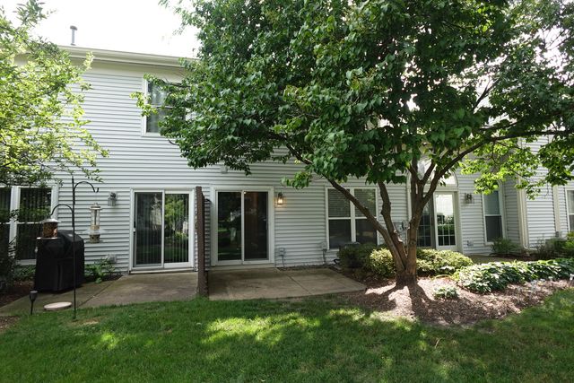 1070 Woodhill Court, Elgin, IL 60120
