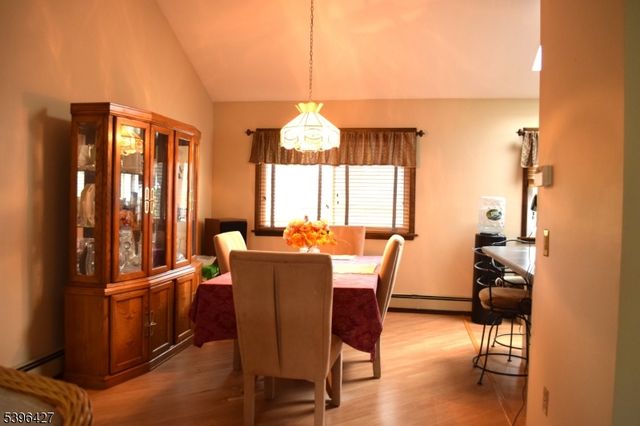 27 3Rd Ave, Roseland Boro, NJ 07068