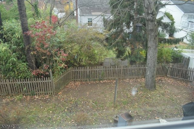 27 3Rd Ave, Roseland Boro, NJ 07068