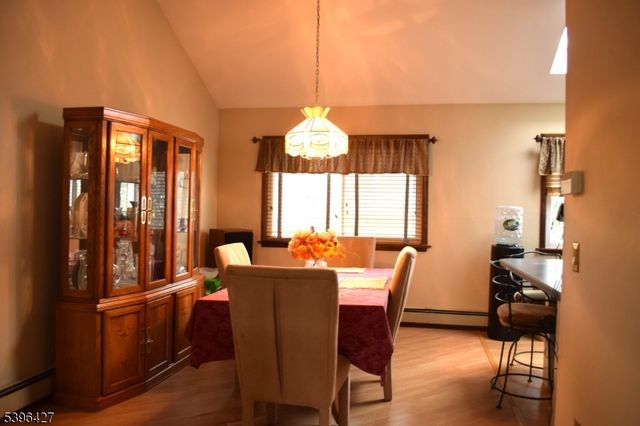27 3Rd Ave, Roseland Boro, NJ 07068