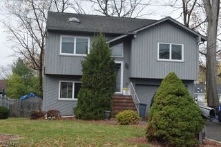 27 3Rd Ave, Roseland Boro, NJ 07068