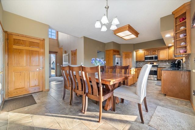 2206 NE Bel Aire Drive, Ankeny, IA 50021