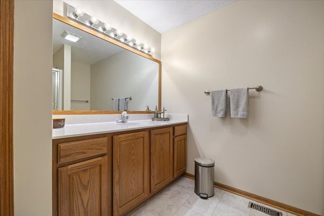 2206 NE Bel Aire Drive, Ankeny, IA 50021