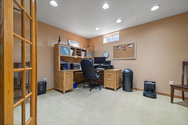 2206 NE Bel Aire Drive, Ankeny, IA 50021