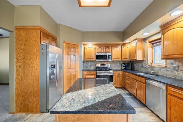 2206 NE Bel Aire Drive, Ankeny, IA 50021