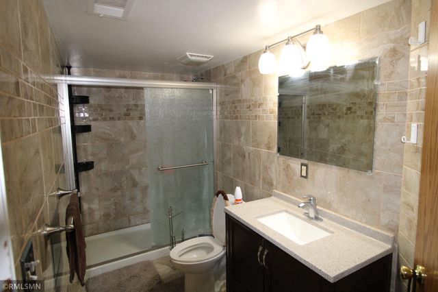 8024 James Avenue N, Brooklyn Park, MN 55444