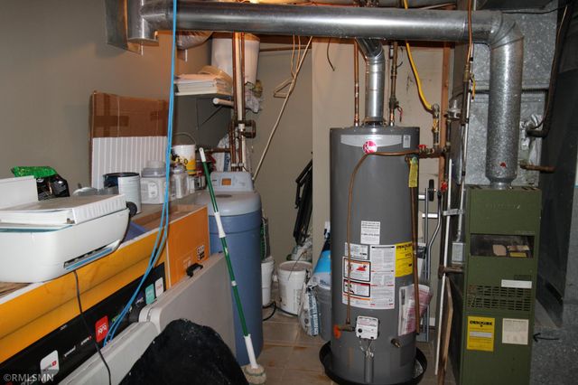 8024 James Avenue N, Brooklyn Park, MN 55444