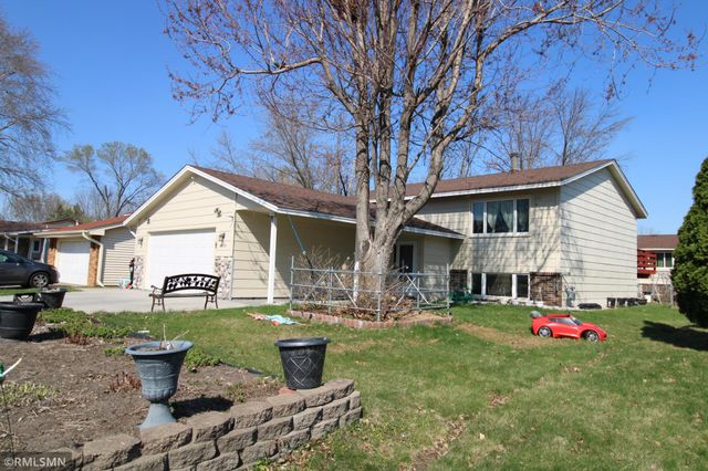 8024 James Avenue N, Brooklyn Park, MN 55444