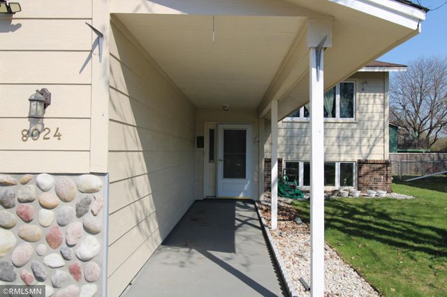 8024 James Avenue N, Brooklyn Park, MN 55444
