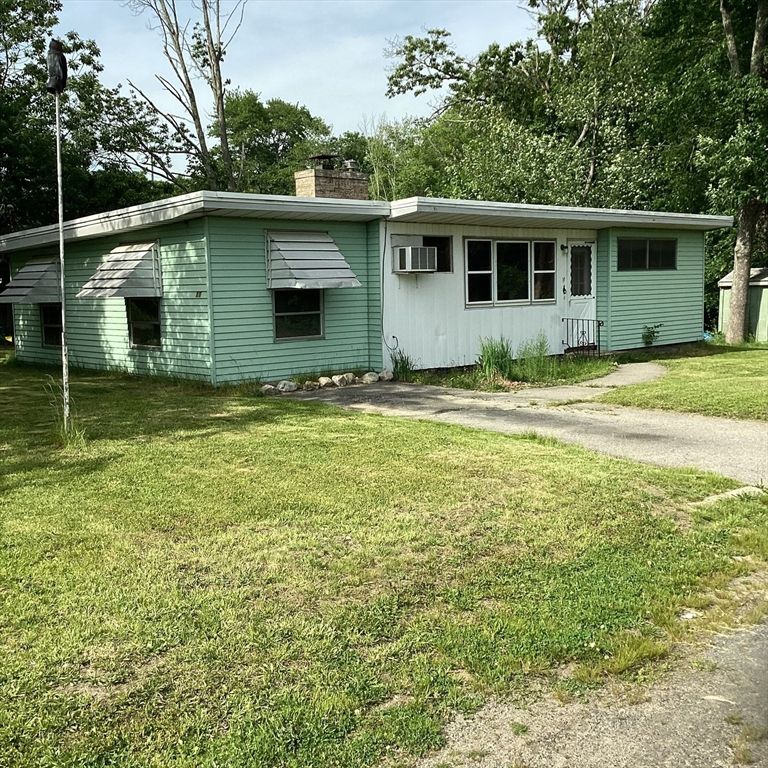 11 Montauk, Brockton, MA 02301