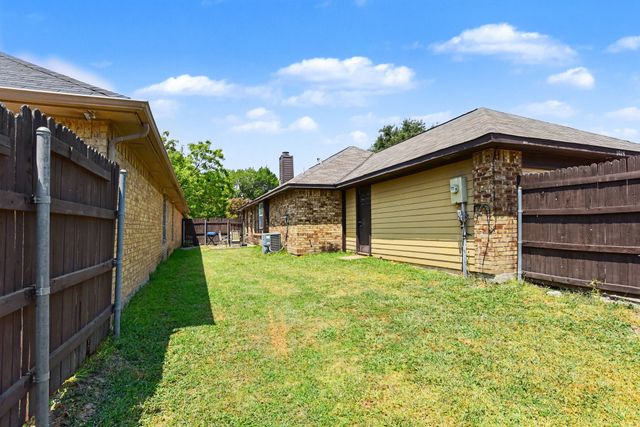 1024 Old Barn Lane, Mesquite, TX 75149