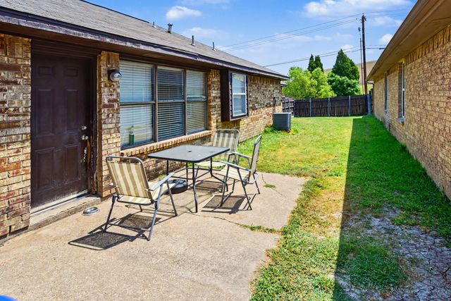 1024 Old Barn Lane, Mesquite, TX 75149