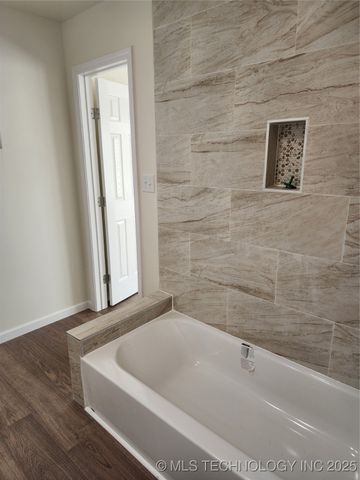 512 S 38th West Avenue, Tulsa, OK 74127