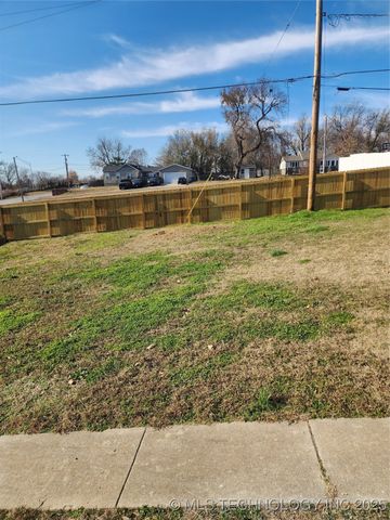 512 S 38th West Avenue, Tulsa, OK 74127