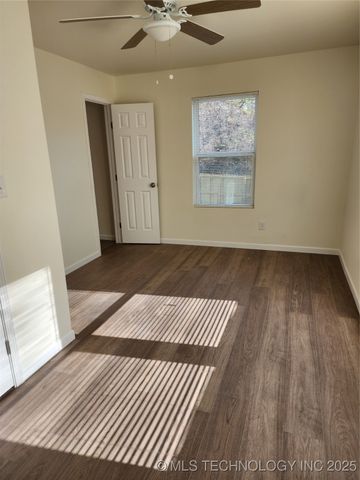 512 S 38th West Avenue, Tulsa, OK 74127