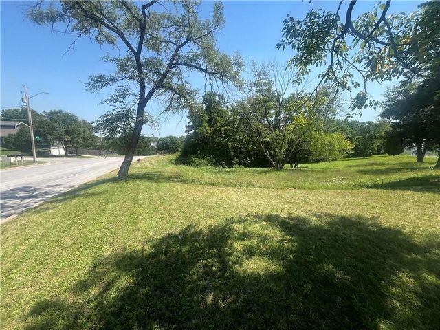 6217 NW Roanridge Road, Kansas City, MO 64151