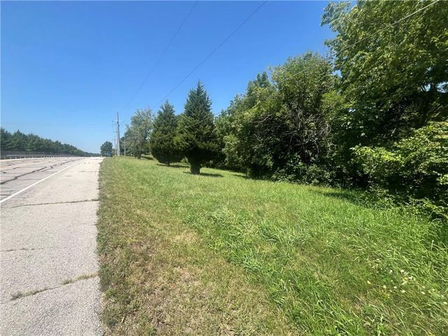 6217 NW Roanridge Road, Kansas City, MO 64151