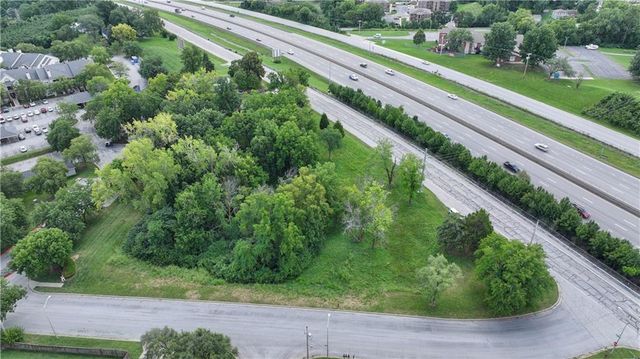 6217 NW Roanridge Road, Kansas City, MO 64151