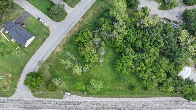 6217 NW Roanridge Road, Kansas City, MO 64151