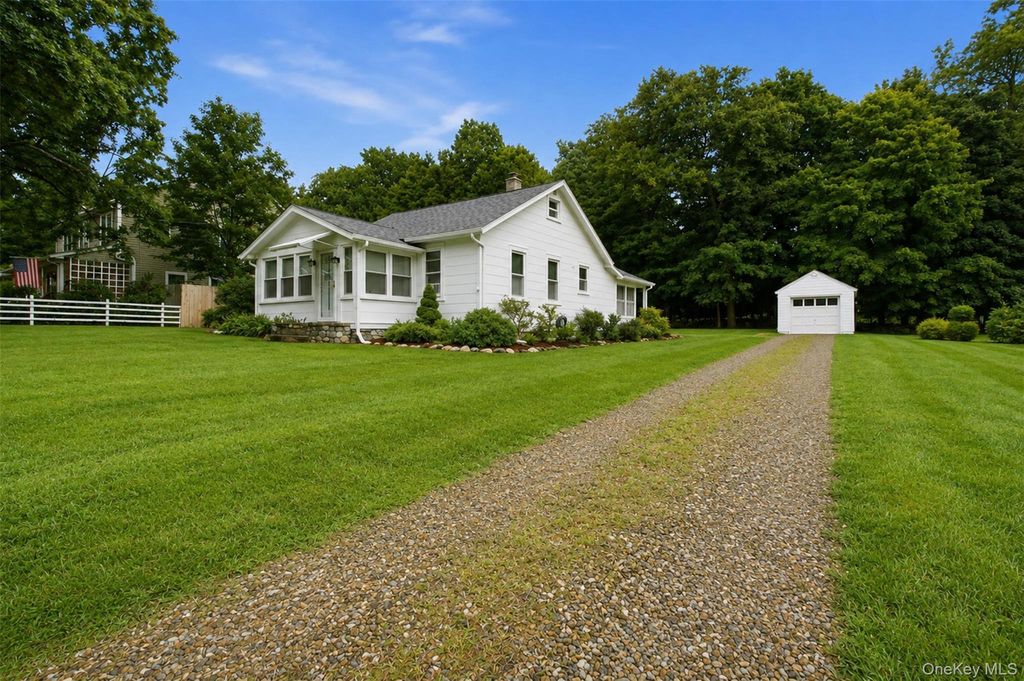 24 Round Lake Avenue, Monroe, NY 10950 — photo 2