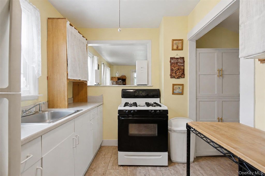 24 Round Lake Avenue, Monroe, NY 10950 — photo 3