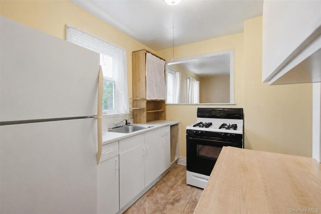 24 Round Lake Avenue, Monroe, NY 10950 — photo 4