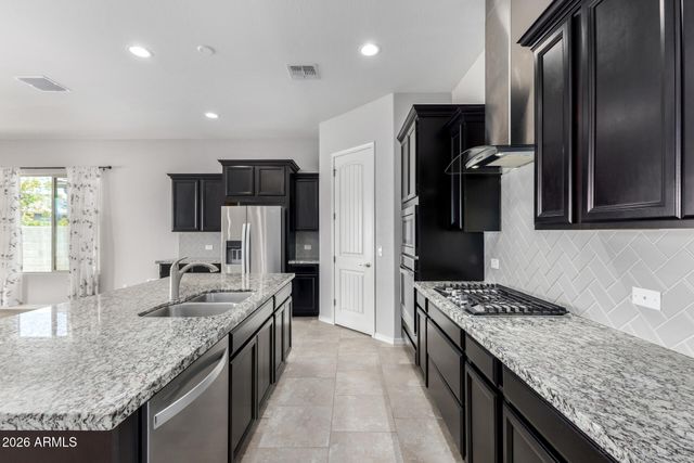 18926 W SOLANO Drive, Litchfield Park, AZ 85340